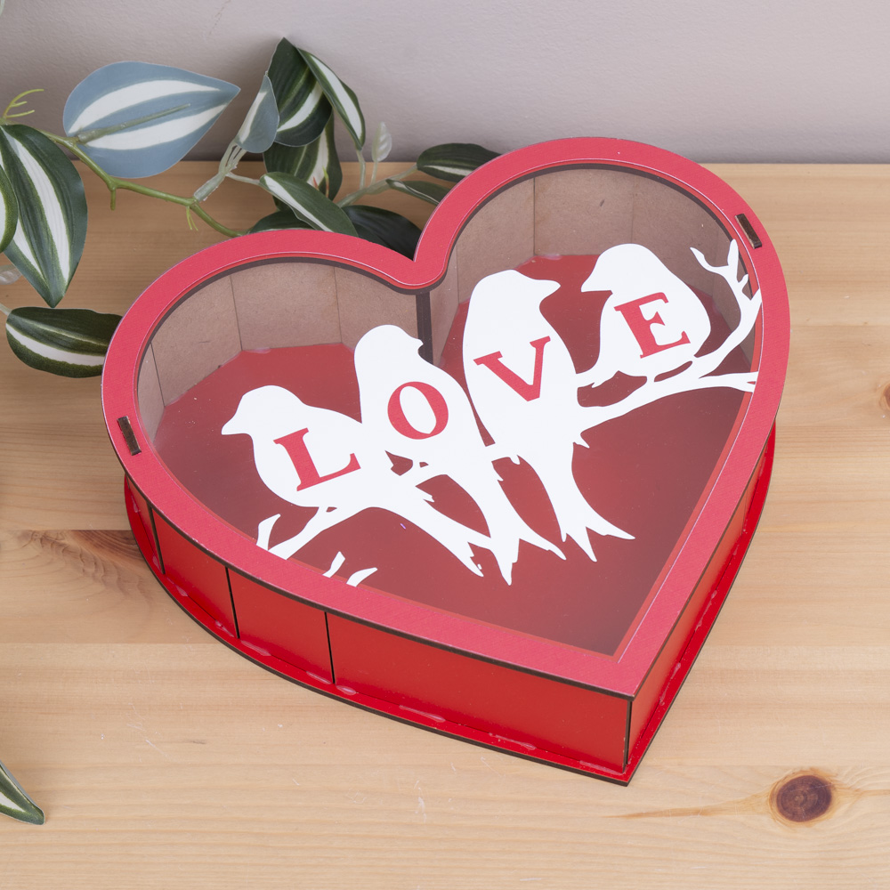 коробка в форме сердца 22,5 см, деревянная, красная, с надписью LOVE и птичками